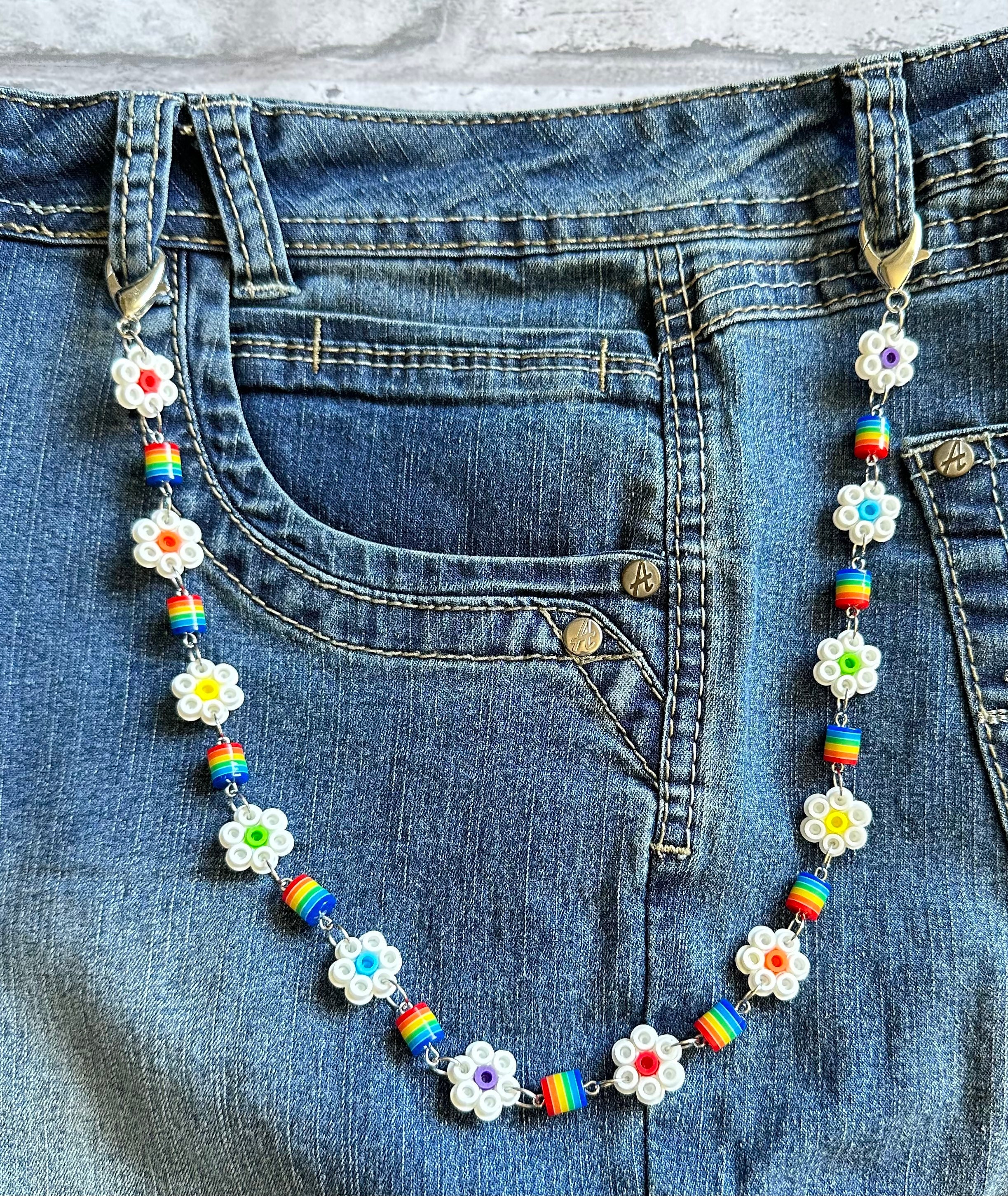 Pearl and Heart Jean Chain -   Jeans chain, Beaded jewelry designs,  Fashion