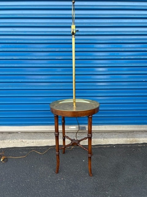 A lovely vintage round faux bamboo brass tray with handles. Can be used as  a Serving tray, Barware or a Vanity Tray. Good solid conditi