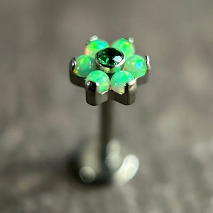 Green Opal Flower Stud Internally thread Tragus Helix Conch Philtrum Labret Titanium Hypoallergenic 16g