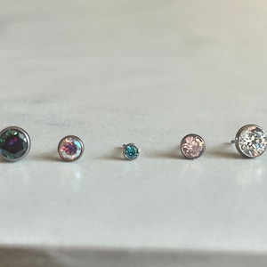 Round Gem Threadless Push Pin Top Labret Tragus Helix Conch Titanium
