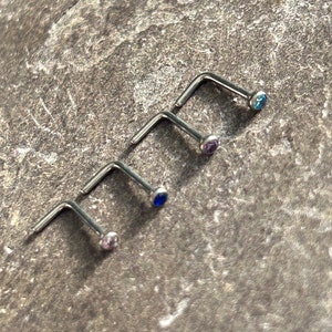 インプラントグレードチタン CZ 2 mm トップ L ベンド ノーズスタッド 直角プレスフィット 20g