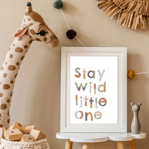 Stay Wild Little One - Kinderzimmer Poster, Kinderzimmer Poster, Kindergalerie Wanddekor, Spielzimmer Poster