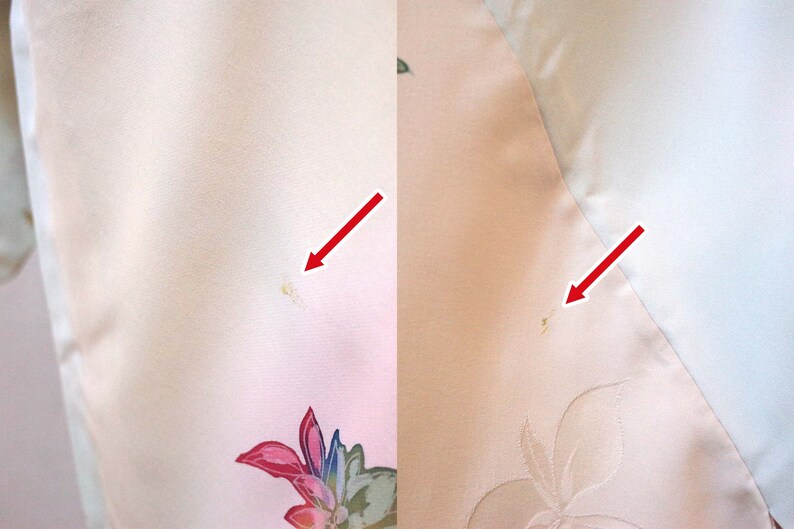 K&ouml;nnte beinhalten: Nahaufnahme von zwei hellrosa Stoffproben mit sichtbaren M&auml;ngeln. Der Stoff links hat einen kleinen gelben Fleck, w&auml;hrend der Stoff rechts einen kleinen gelben Fleck in der N&auml;he der Naht hat.
