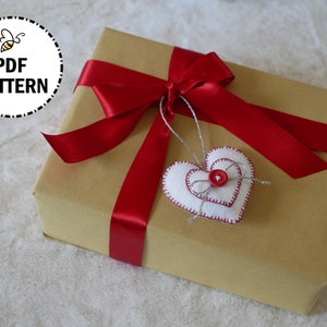 Valentine&#39;s Felt Heart Ornament Pattern & Tutorial - Quick and Easy Decoration Project - Instant PDF Digital Download