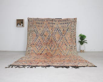 Moroccan vintage rug - Old berber rug - Vintage 6x10 rug - Authentic vintage area rug