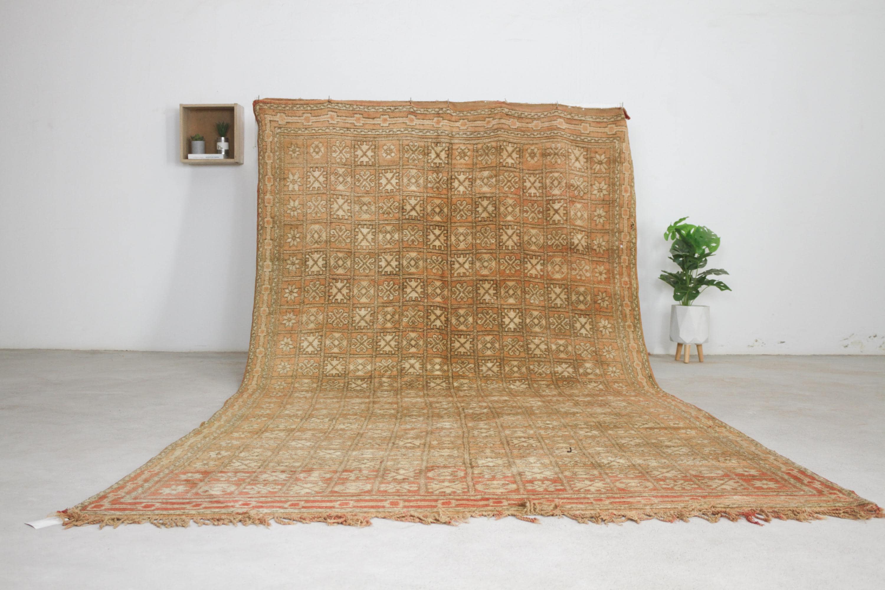 Vintage moroccan rug - Old berber rug - Peach 6x11 rug - Authentic Moroccan vintage rug