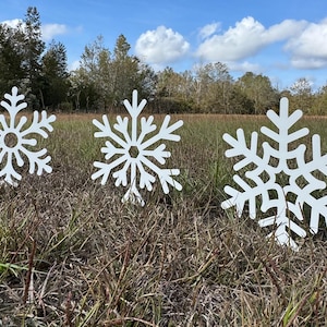 Snowflake Metal Yard Stakes, Winter Yard Decor Metal Signs