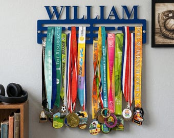 Colgador de medallas personalizado con monograma y nombre, 12 peldaños para medallas y cintas, exhibidor de medallas, colgador de medallas deportivas personalizado