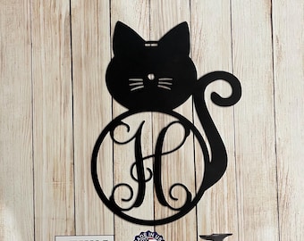 Colgador de puerta de monograma de gato, letrero de gato, colgador de puerta, arte de metal, letrero de metal, colgador de puerta de mascota, verano, primavera, regalo del Día de las Madres, amante de los gatos