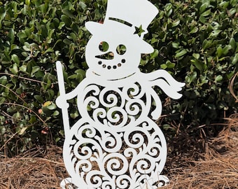 Christmas Snowman Yard Stake – Metal Holiday Yard Art – Frosty Outdoor Lawn Decor – Handmade Winter Decoration