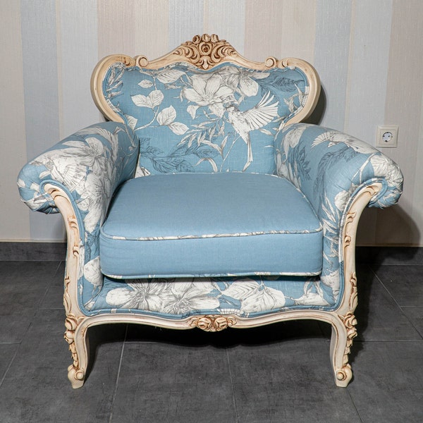 Fauteuil classique, fauteuil vintage, fauteuil entièrement retapissé, fauteuil de style Louis XV