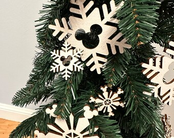 16 Wooden Mouse Snowflakes- 8 large 8 small Disney Mickey Mouse Christmas Holidays Snow