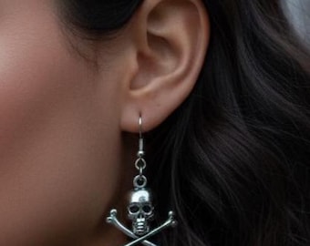 Pendientes de calavera y huesos cruzados