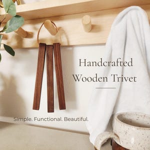 Salvamanteles de madera extensible, decoración de cocina escandinava, accesorio minimalista para el hogar estilo Hygge.