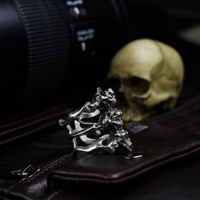 bone silver jewelry-Craftsman made abstract skeleton design silver spine ring Human spine 925 silver ring