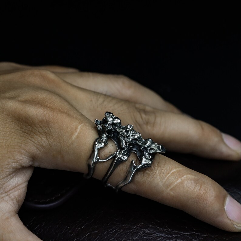 bone silver jewelry-Craftsman made abstract skeleton design silver spine ring Human spine 925 silver ring