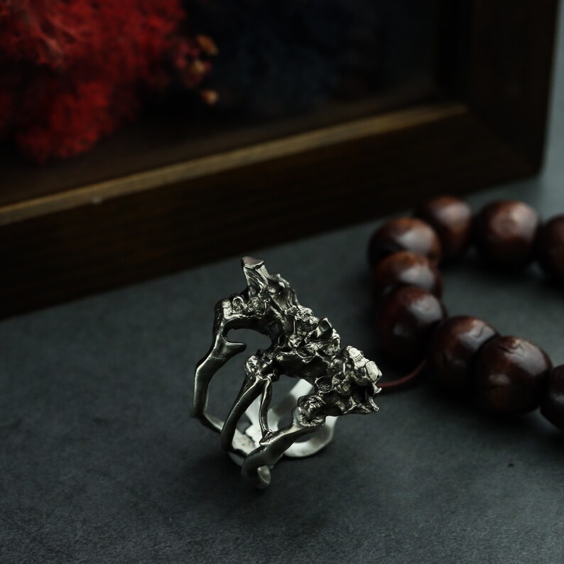 bone silver jewelry-Craftsman made abstract skeleton design silver spine ring Human spine 925 silver ring