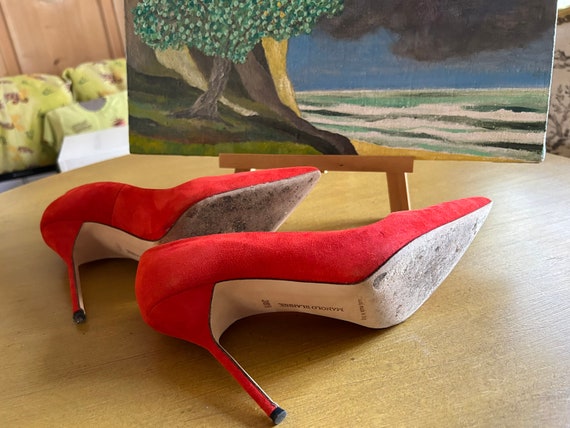 MANOLO BLAHNIK レッド スエード ハイヒール Manolo Blahnik Visma Dark Red Suede Ruffle Detail Pumps Size