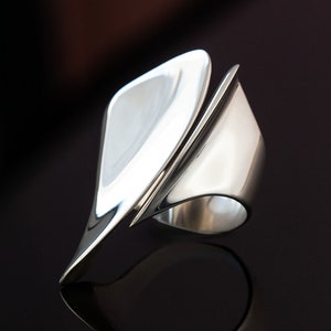 Wave Shaped Silver Ring, Contemporary Designer Jewelry, Statement Dune Ring for Her, Women Wrap Ring Gift, Futuristic Fashion Girl Gift