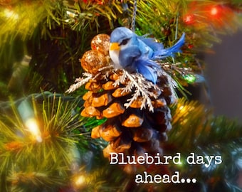 Adorno navideño de pájaro azul, figura de pájaro con forma de piña