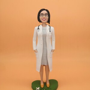 Personalized Custom Medical Professional Bobbleheads, Handmade Doctor Bobblehead, Unique Nurse Gifts, High-Quality Medical Graduation Gift