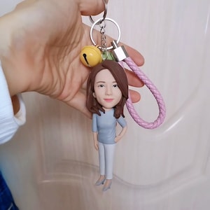 Custom Bobblehead Keychain: Personalized Portrait Keyring