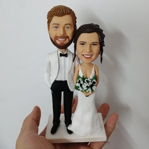 Handmade custom wedding cake topper wedding bobble head custom Personality Sculpture of Bride and Groom Polymer Doll Wedding Decoration image 3