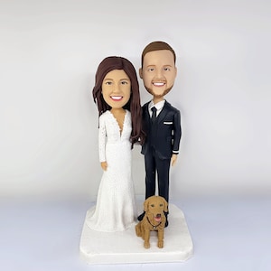 Custom Couple Bobblehead Cake Topper – Handmade Personalized Wedding Gift with Pet