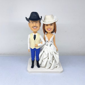 Personalized Wedding Cake Topper, Custom Bride and Groom Bobblehead, Handmade Wedding Figurines, Unique Wedding Gift, Couple Cake Decoration