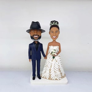 Handmade custom wedding cake topper wedding bobble head custom Personality Sculpture of Bride and Groom Polymer Doll Wedding Decoration