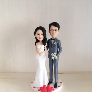 Handmade custom wedding cake topper wedding bobble head custom Personality Sculpture of Bride and Groom Polymer Doll Wedding Decoration image 1