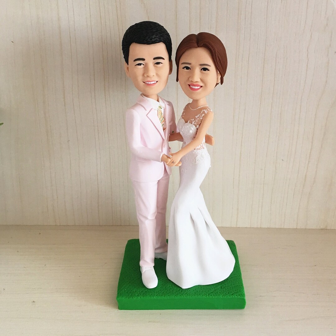 Custom Wedding Cake Topper: Personalized Bride & Groom Bobblehead - Etsy