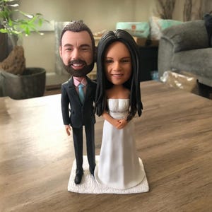 Personalized Wedding Cake Topper Figurines Custom Couple Bobblehead Cake Toppers Unique Wedding Decor  Wedding or Anniversary Gift