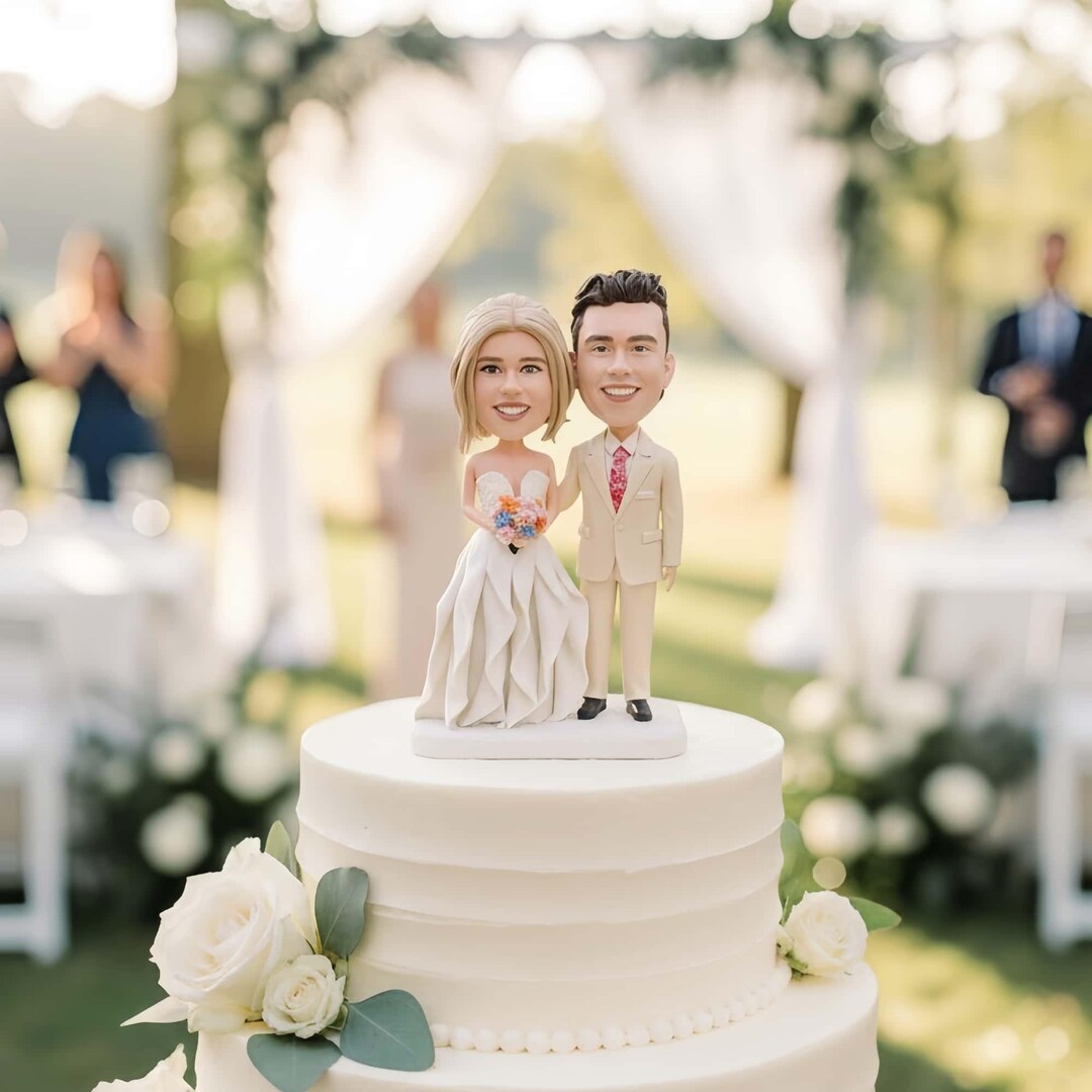 Custom Bride and Groom Bobblehead Cake Topper, Personalized Wedding ...