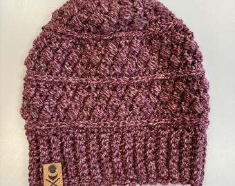 Gorros de invierno Skipping Stones de Scarlet Rose. Opción de añadir un pompón de piel sintética.