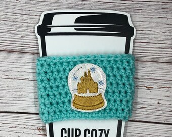 Funda para taza de ganchillo con forma de bola de nieve de invierno