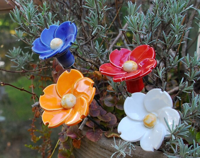 Ceramic flowers set of 4, Handmade flowers, garden decoration, garden art, Garden decor, Outdoor decor, Garden flowers, garden stake