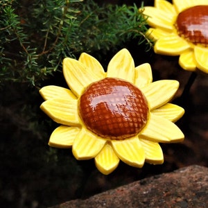 Sunflower, (1 pc), Ceramic sunflower, Garden sunflower, Yard art, Garden decoration, Garden art, Ceramic flowers, Garden Stake