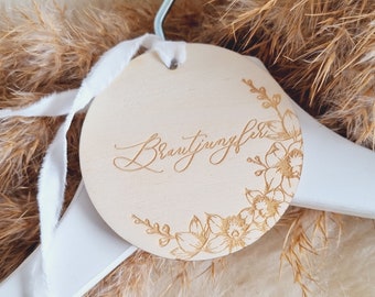 Personalized wooden hanger pendant for the bridal team - individually designed for a perfect getting ready