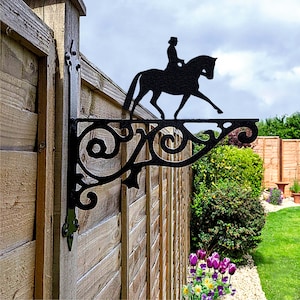 Dressage Horse Ornamental Hanging Bracket - Contemporary Hanging Basket Bracket Wall Mounted Decorative Garden Hanging Basket Black