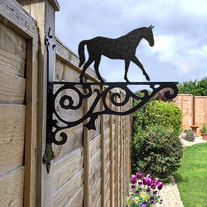 Horse Walking Ornamental Hanging Bracket - Contemporary Hanging Basket Bracket Wall Mounted Decorative Garden Hanging Basket Black