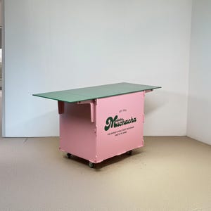 Custom Color Display Cart – Stand Out at Trade Shows & Craft Fairs