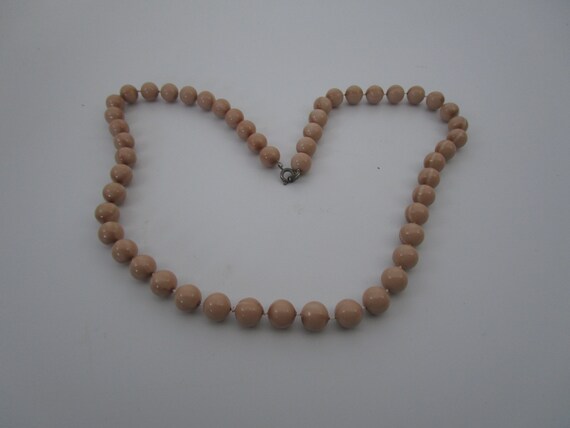 Retro 1960's Marbled Plastic Beaded Necklace - image 1