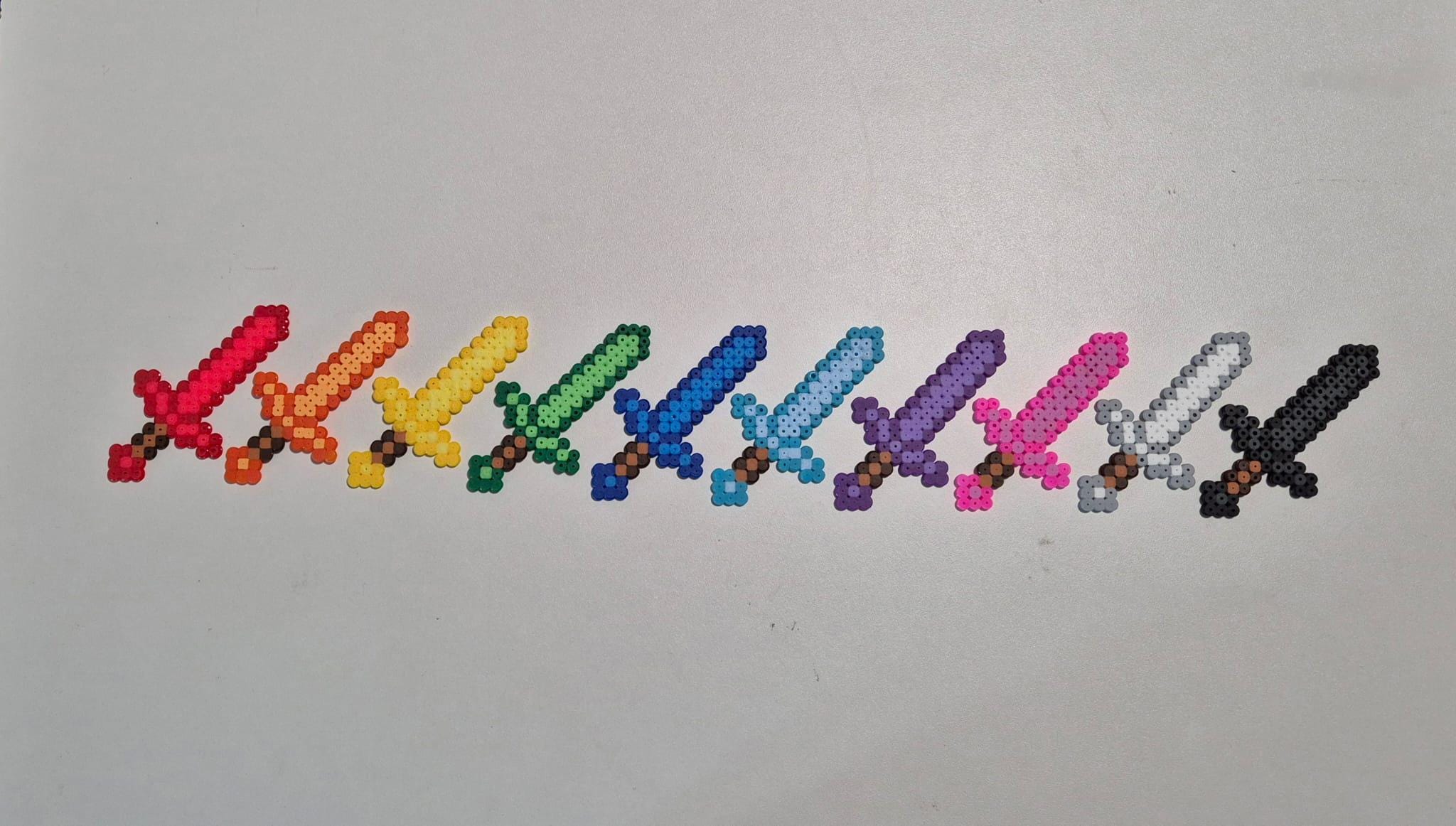 マインクラフト ソード パーラービーズアート、ハンドメイドピクセルアート、マグネット、アクセサリー、装飾、ゲーマーグッズ - Etsy 日本, image size:2048x1162