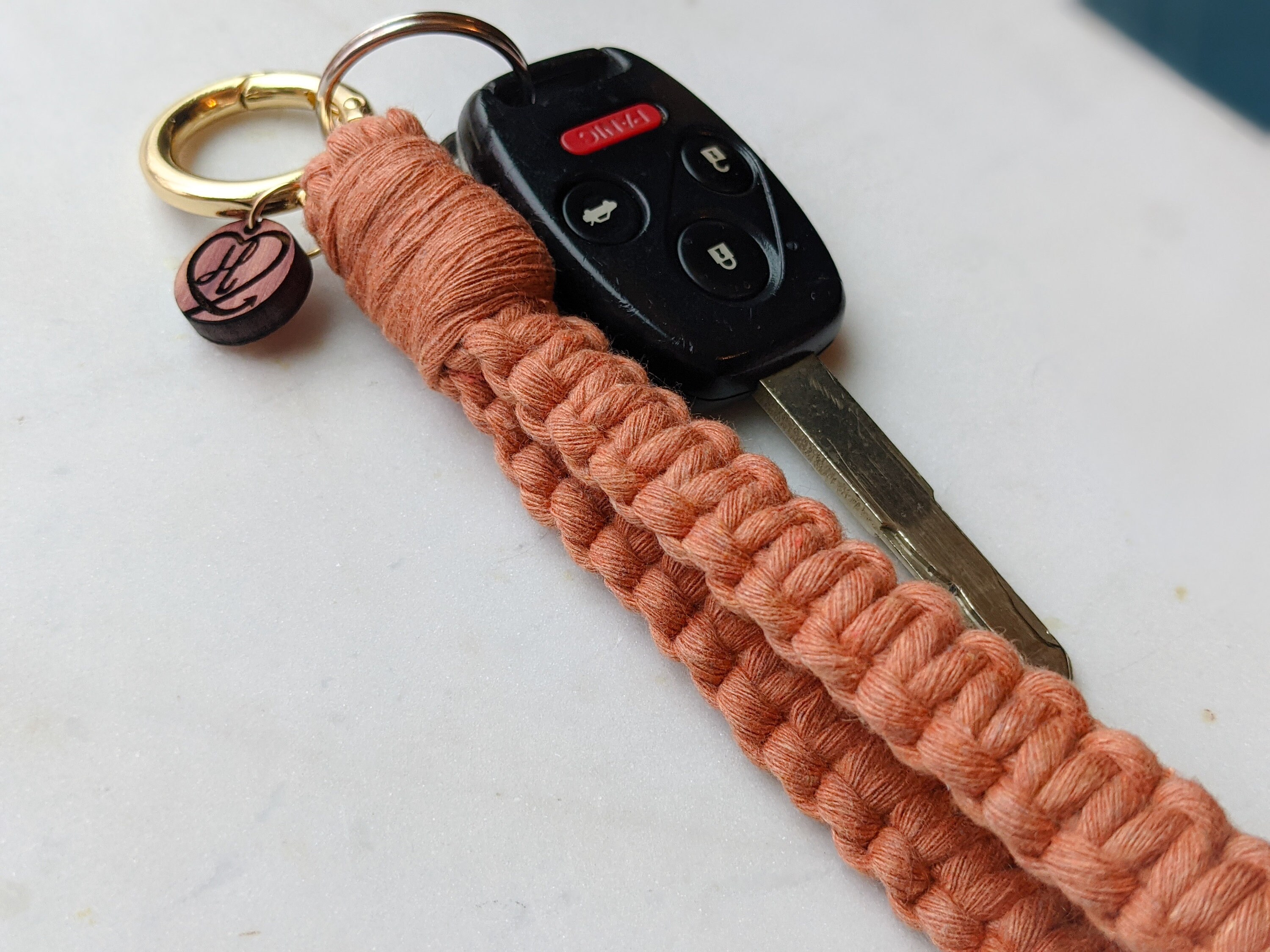 Wristlet Macrame Keychain / Boho Wristlet Keychain / Modern Macrame K…