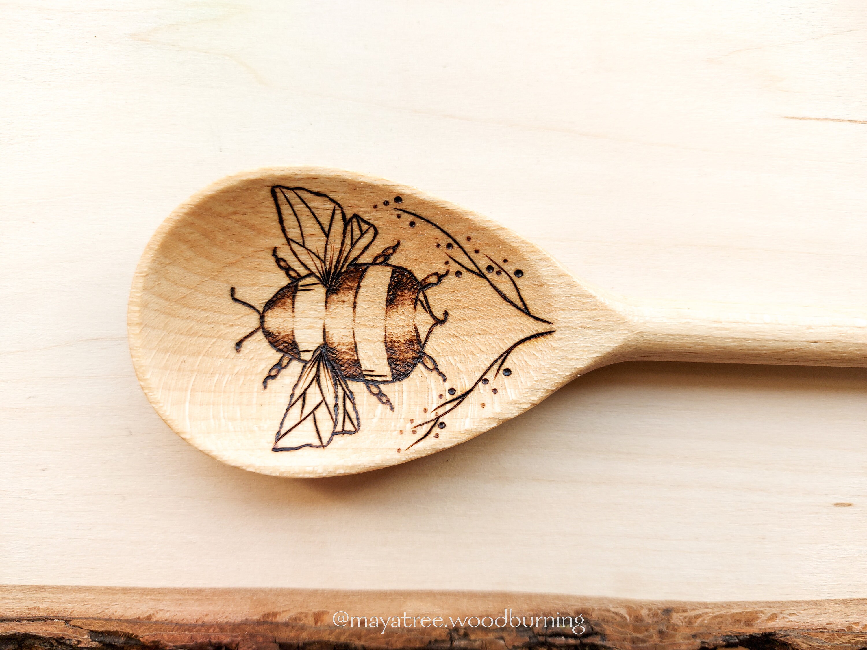 Kitchen Decor and Supplies Bee Wooden Spoons Spatula Set Bee Themed Cooking  Utensils Non Stick Carve Spoons Burned Cookware Kitchen Gadget Kit