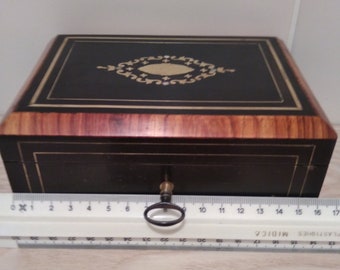 Jewelry box