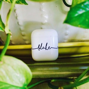 AirPods Sticker AirPods Nombre de calcomanía para AirPods Custom AirPods Vinilo Calcomanía Tiny Name Calcomanía Custom Headphones Diseños de calcomanías por Morgan Leigh