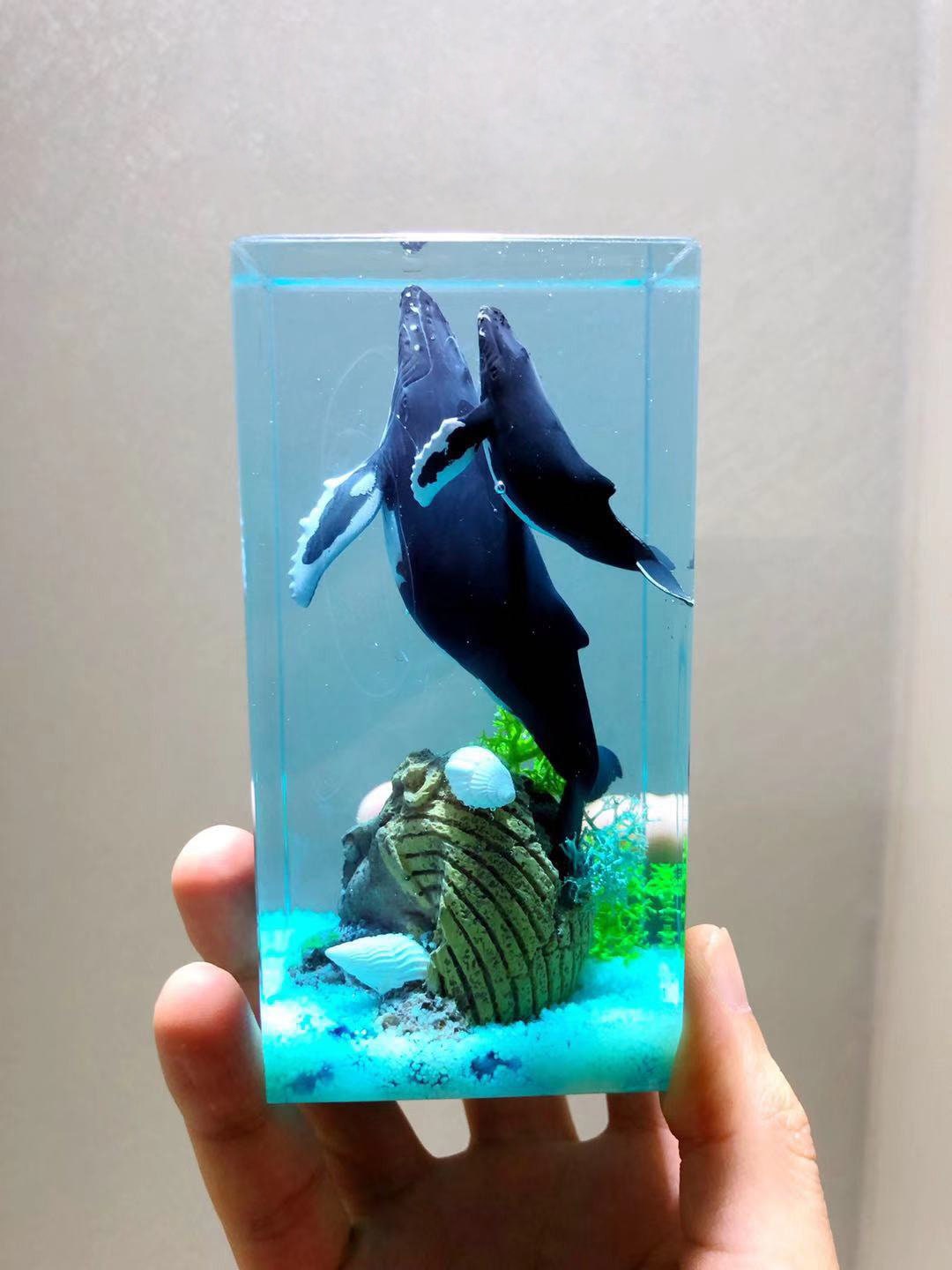 Humpback Whale Aquatic Resin Diorama Nightlight Whale Resin Paperweight ...