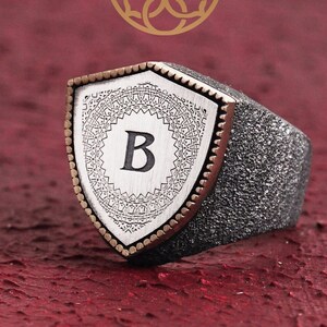 Diseño de escudo Carta personalizada grabada Anillo de plata de ley 925, Anillo de letra personalizado de diseño personalizado, Joyería de regalo de plata